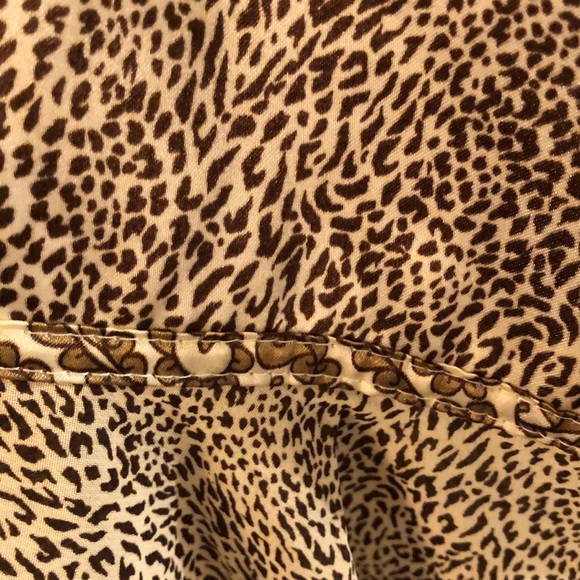 Secret Treasures 🎉HP🎉 Cheetah Robe - Picture 3 of 5